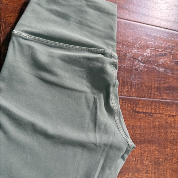 Lululemon Women’s Grey Eucalyptus Leggings High Rise Crop 23” Wunder Train - Picture 3 of 5